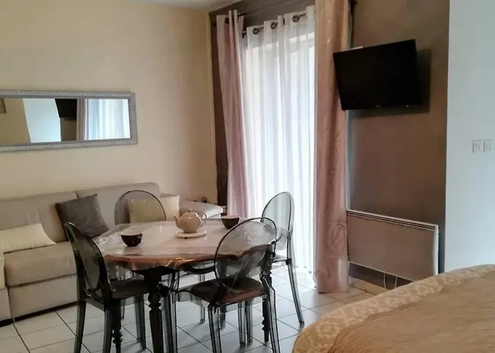 Appartement Meuble Classe 3*** Ideal Cure Thermale, Avec Terrasse De 30M2, Magnifique Vue